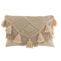 Béžový polštář s drhaným vzorem a střapci Macramé Cosy  - 47*16*36 cm