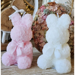 Bílá růžičková svíčka ve tvaru králíčka Rabbi Rose - 7*7*12 cm/ 8h